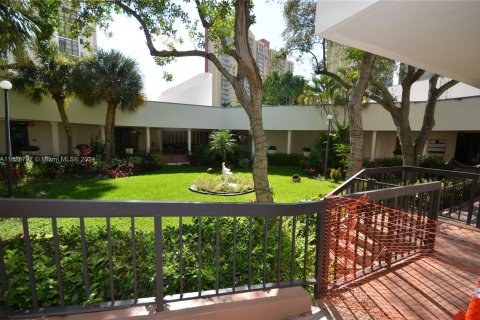 Condo in Sunny Isles Beach, Florida, 1 bedroom  № 1282865 - photo 5