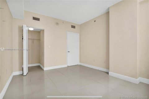 Adosado en alquiler en Miami, Florida, 2 dormitorios, 128.11 m2 № 1348499 - foto 16