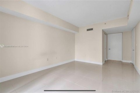 Adosado en alquiler en Miami, Florida, 2 dormitorios, 128.11 m2 № 1348499 - foto 18