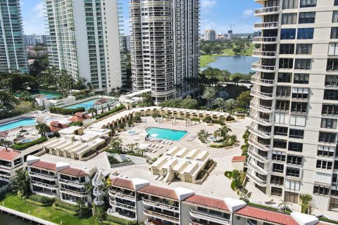 Condo in Aventura, Florida, 2 bedrooms  № 1045568 - photo 8