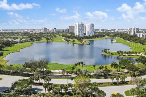 Condo in Aventura, Florida, 2 bedrooms  № 1045568 - photo 9