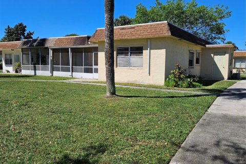 House in Deerfield Beach, Florida 2 bedrooms, 83.61 sq.m. № 1051394 - photo 5