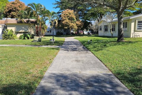 House in Deerfield Beach, Florida 2 bedrooms, 83.61 sq.m. № 1051394 - photo 4