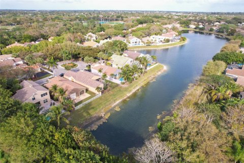 Villa ou maison à vendre à Parkland, Floride: 4 chambres, 215.16 m2 № 1051393 - photo 5
