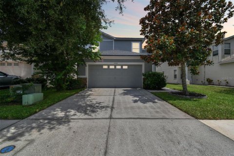 House in Land O' Lakes, Florida 4 bedrooms, 215.44 sq.m. № 1267254 - photo 2