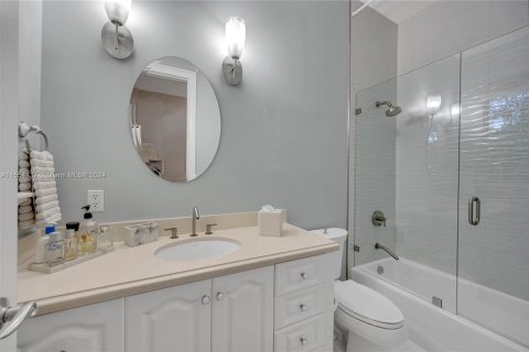 Casa en venta en Pinecrest, Florida, 8 dormitorios, 634.15 m2 № 1077277 - foto 30