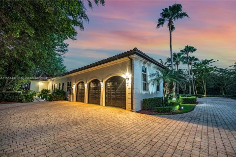 Villa ou maison à vendre à Pinecrest, Floride: 8 chambres, 634.15 m2 № 1077277 - photo 6