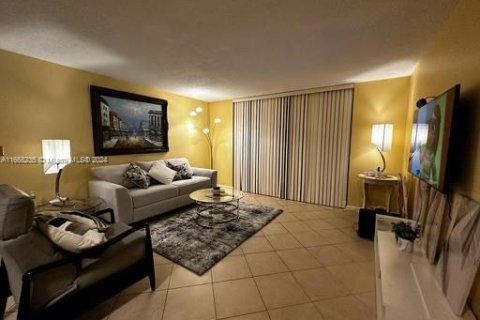 Copropriété à vendre à Hollywood, Floride: 1 chambre, 83.61 m2 № 1384371 - photo 9