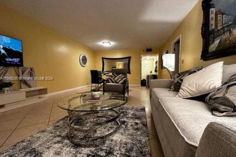 Copropriété à vendre à Hollywood, Floride: 1 chambre, 83.61 m2 № 1384371 - photo 5