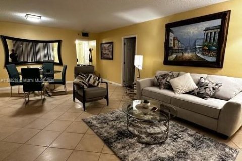 Copropriété à vendre à Hollywood, Floride: 1 chambre, 83.61 m2 № 1384371 - photo 6