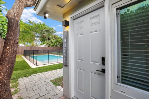 House in Fort Lauderdale, Florida 4 bedrooms, 193.42 sq.m. № 1093277 - photo 12