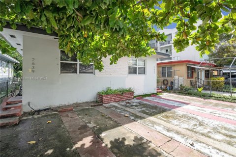 Immobilier commercial à vendre à Miami, Floride: 186.08 m2 № 1397550 - photo 4