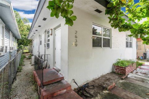 Propiedad comercial en venta en Miami, Florida, 186.08 m2 № 1397550 - foto 5