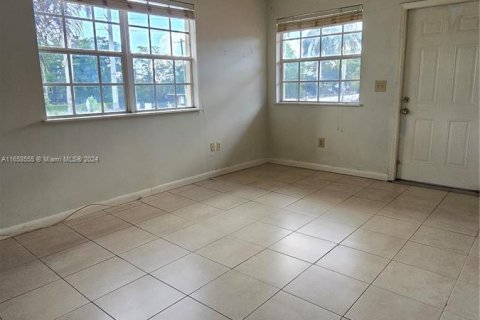 Copropriété à vendre à Opa-locka, Floride: 2 chambres, 98.1 m2 № 1362679 - photo 4