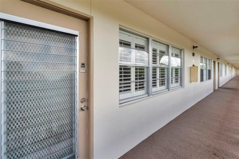 Copropriété à vendre à Coconut Creek, Floride: 1 chambre, 74.14 m2 № 1330004 - photo 3