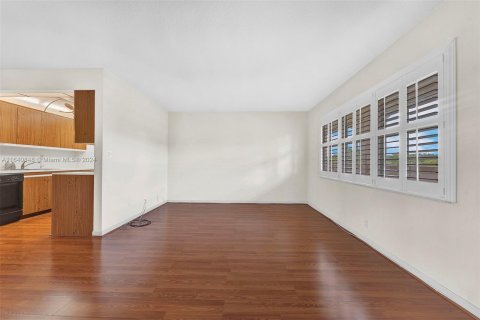 Condo in Coconut Creek, Florida, 1 bedroom  № 1330004 - photo 16