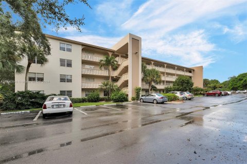 Copropriété à vendre à Coconut Creek, Floride: 1 chambre, 74.14 m2 № 1330004 - photo 1