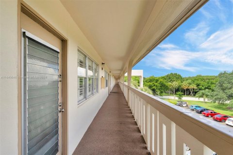 Copropriété à vendre à Coconut Creek, Floride: 1 chambre, 74.14 m2 № 1330004 - photo 2