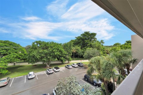 Condo in Coconut Creek, Florida, 1 bedroom  № 1330004 - photo 7