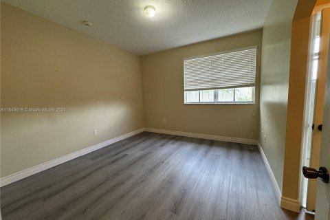 Copropriété à vendre à Pembroke Pines, Floride: 2 chambres, 108.7 m2 № 1329855 - photo 11