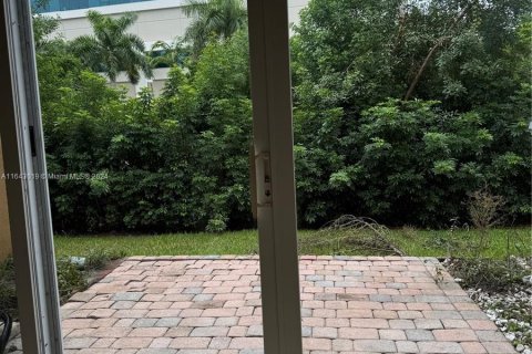 Copropriété à vendre à Pembroke Pines, Floride: 2 chambres, 108.7 m2 № 1329855 - photo 12