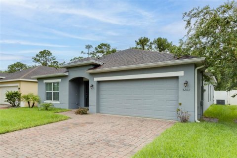 House in Davenport, Florida 4 bedrooms, 181.35 sq.m. № 1276693 - photo 1