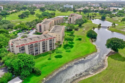 Condo in Lauderhill, Florida, 2 bedrooms  № 1054717 - photo 10