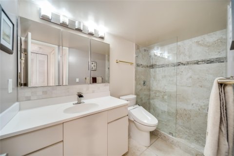 Condo in Lauderhill, Florida, 2 bedrooms  № 1054717 - photo 21