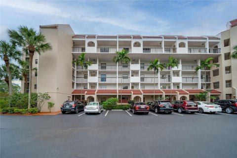 Condo in Lauderhill, Florida, 2 bedrooms  № 1054717 - photo 1