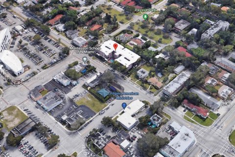 Купить коммерческую недвижимость в Норт-Майами, Флорида № 1059571 - фото 2