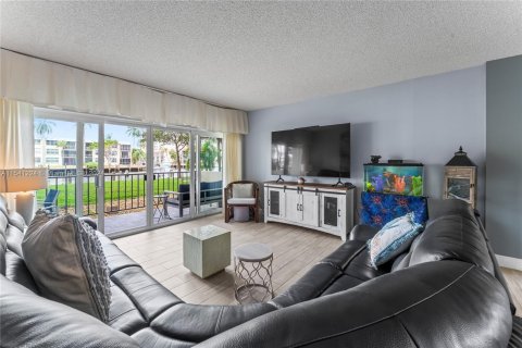 Copropriété à vendre à Pompano Beach, Floride: 2 chambres, 112.41 m2 № 1059530 - photo 6