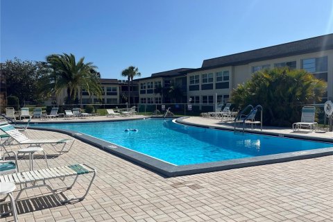 Condo in New Port Richey, Florida, 1 bedroom  № 1338129 - photo 12