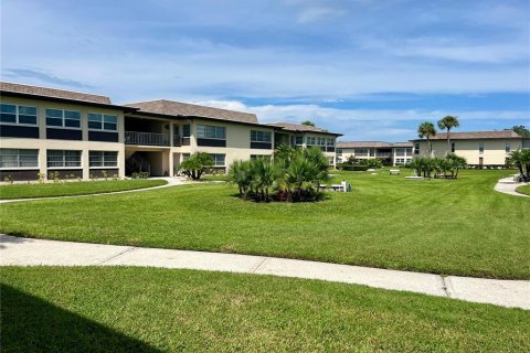 Condominio en venta en New Port Richey, Florida, 1 dormitorio, 88.44 m2 № 1338129 - foto 5