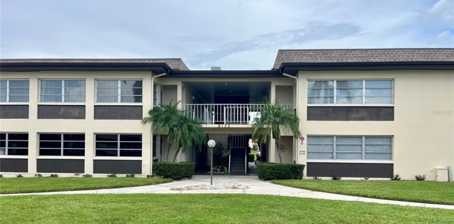 Condominio en New Port Richey, Florida, 1 dormitorio  № 1338129