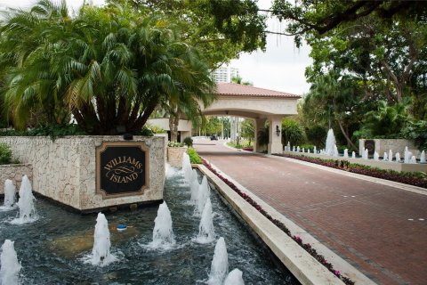 Condo in Aventura, Florida, 2 bedrooms  № 1400089 - photo 28