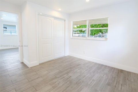 Villa ou maison à vendre à Opa-locka, Floride: 3 chambres, 82.78 m2 № 1398093 - photo 14