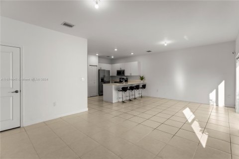 Townhouse in Miami Gardens, Florida 4 bedrooms, 164.72 sq.m. № 1398037 - photo 11