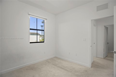 Townhouse in Miami Gardens, Florida 4 bedrooms, 164.72 sq.m. № 1398037 - photo 27