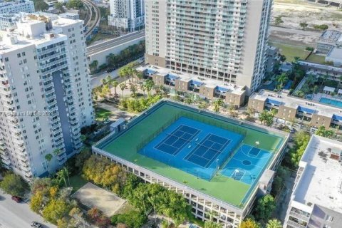 Condominio en venta en Miami, Florida, 1 dormitorio, 64.01 m2 № 1398094 - foto 30