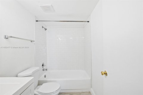 Condominio en venta en Miami, Florida, 1 dormitorio, 64.01 m2 № 1398094 - foto 18