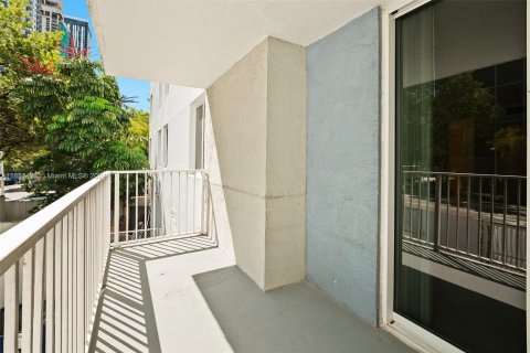 Condo in Miami, Florida, 1 bedroom  № 1398094 - photo 23