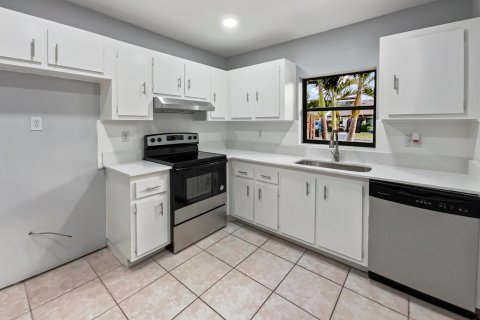 Adosado en venta en West Palm Beach, Florida, 2 dormitorios, 99.68 m2 № 1045581 - foto 11