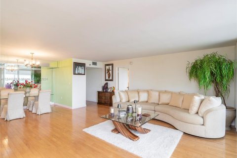 Condominio en venta en Pembroke Pines, Florida, 2 dormitorios, 121.7 m2 № 1045256 - foto 7