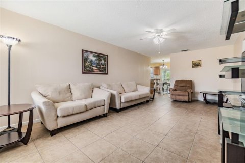 Copropriété à vendre à Pinellas Park, Floride: 2 chambres, 88.26 m2 № 1376961 - photo 4