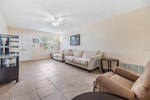 Condo in Pinellas Park, Florida, 2 bedrooms  № 1376961 - photo 7