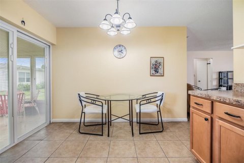 Condo in Pinellas Park, Florida, 2 bedrooms  № 1376961 - photo 8