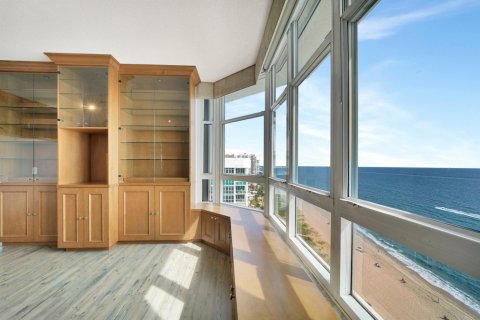 Condo in Lauderdale-by-the-Sea, Florida, 3 bedrooms  № 1070258 - photo 9
