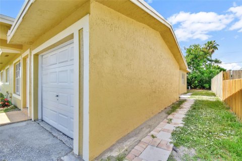 Villa ou maison à vendre à Fort Lauderdale, Floride: 3 chambres, 141.4 m2 № 1226861 - photo 16