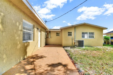 Villa ou maison à vendre à Fort Lauderdale, Floride: 3 chambres, 141.4 m2 № 1226861 - photo 1