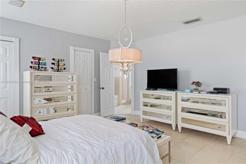 Casa en venta en Miami, Florida, 4 dormitorios, 220.74 m2 № 1346048 - foto 12